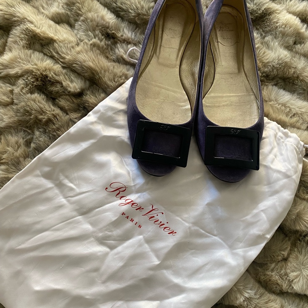 Roger Vivier Gommette Suede Ballet Flats - Picture 2 of 6